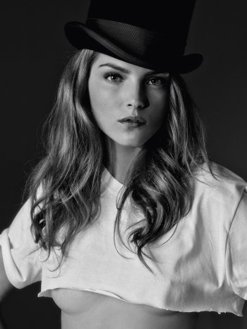 Marie Claire Brazil T-Shirt 24 Horas |  September 2014