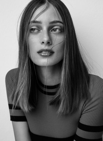 Thairine Garcia Issue | 2016
